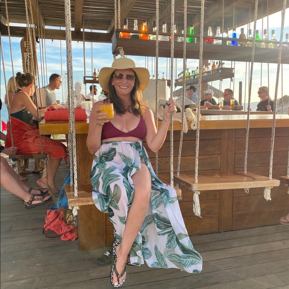 Meet Your Posher, Jenn 🥰 - Picture 2 of 6